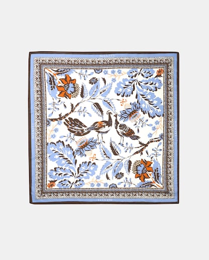 Imagen 0 de Pañuelo estampado cenefa