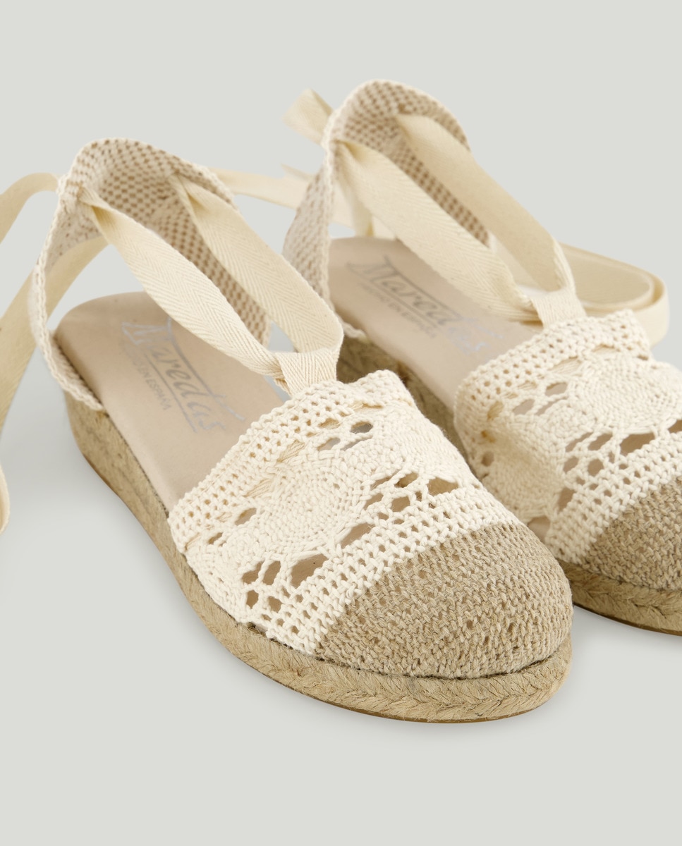 Alpercatas de Crochet e em Juta Bege-5