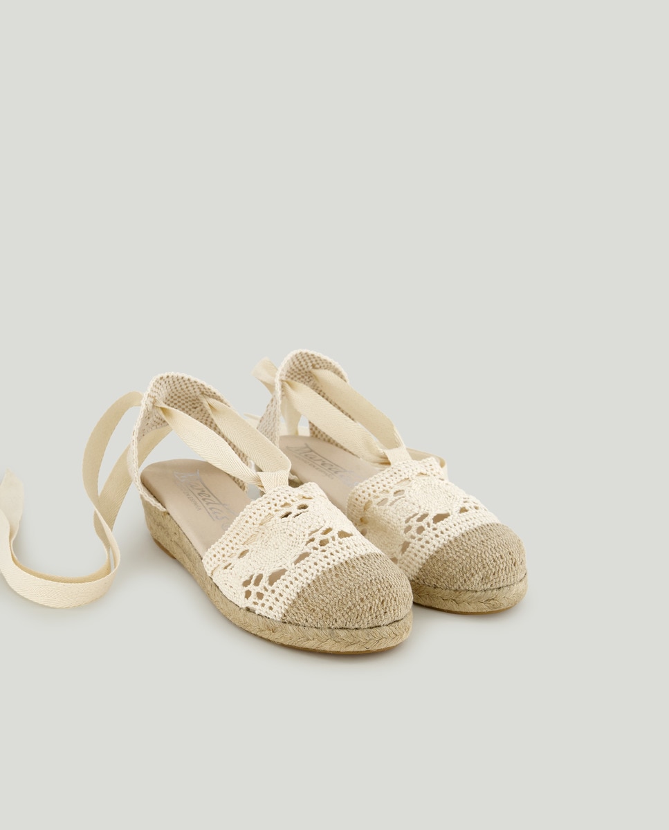 Alpercatas de Crochet e em Juta Bege-2