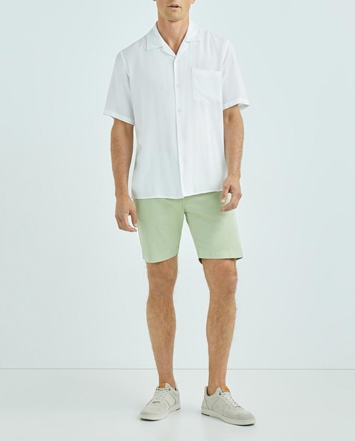 Imagen 0 de Bermuda gabardina de hombre .