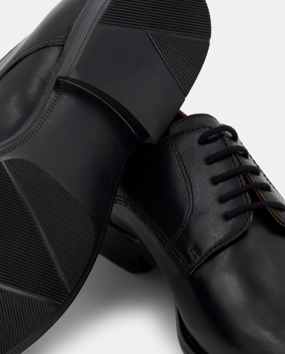 Zapato cordones de hombre pala lisa de piel con piso de goma Negro-5