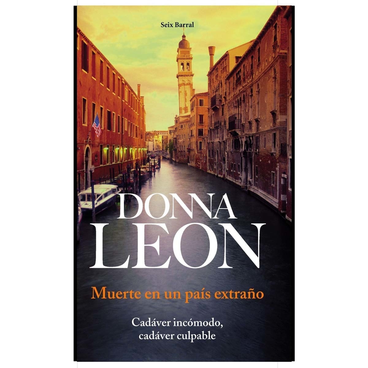 Muerte en un país extraño (Capa mole com abas) 1