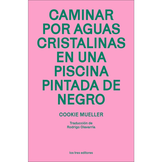 Imagen 0 de Caminar por aguas cristalinas en una piscina pintada de negro