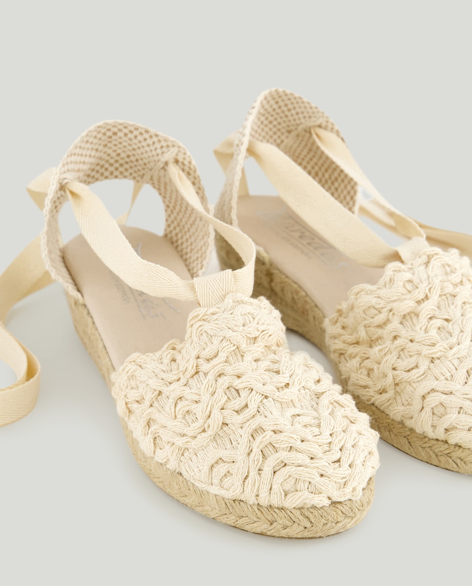Alpercatas de Crochet e em Juta Bege-5