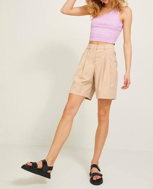 Imagen 0 de Bermuda de mujer estilo ancho con cintura ajustada