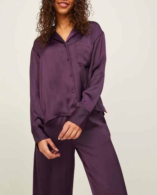 Imagen 0 de Camisa de mujer satinada manga larga y con botones