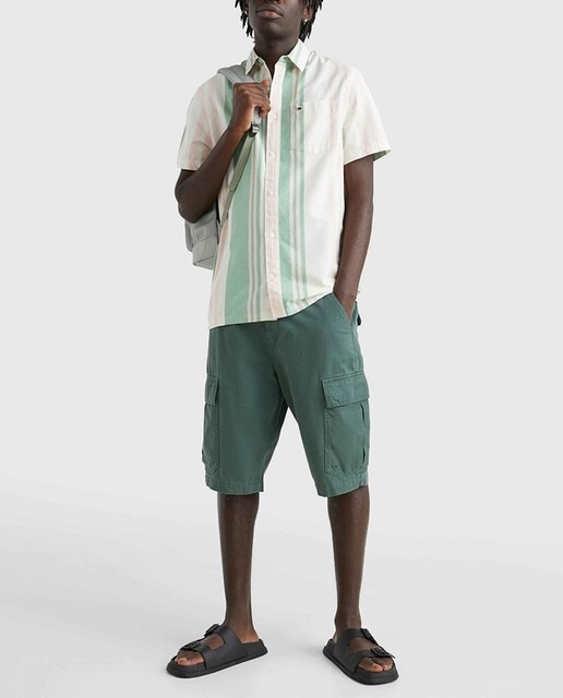 Imagen 0 de Pantalón corto de hombre estilo cargo y fit baggy