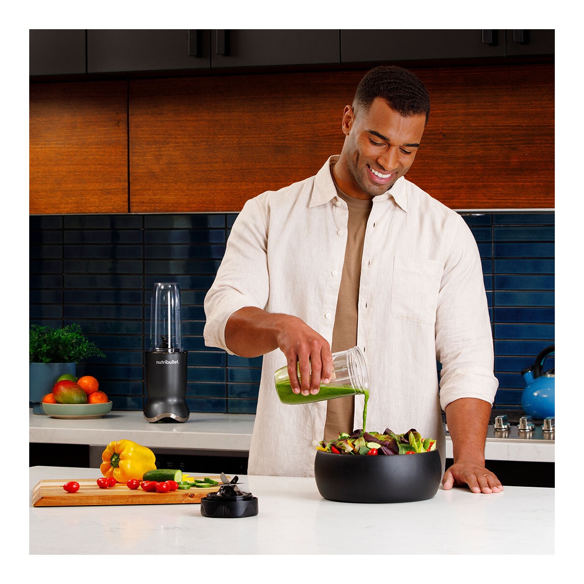 Batidora personal Nutribullet Ultra NB1206DGCC silenciosa con 2 vasos de viaje Negro-10