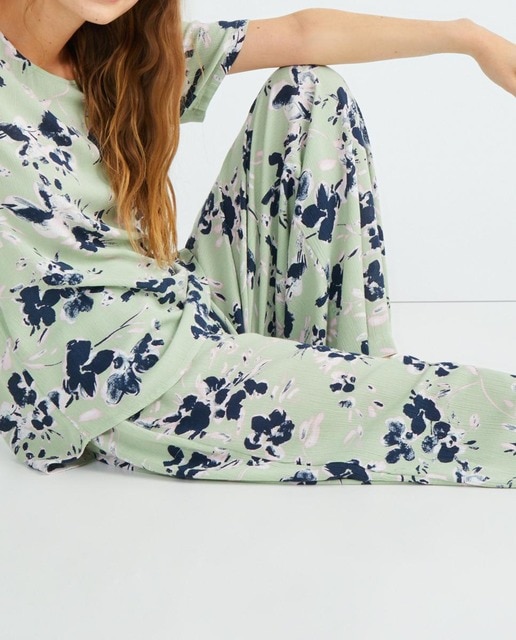 Imagen 0 de Blusa fluida de mujer con cierre al cuello de cordón