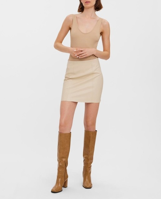 Imagen 0 de Falda corta encerada