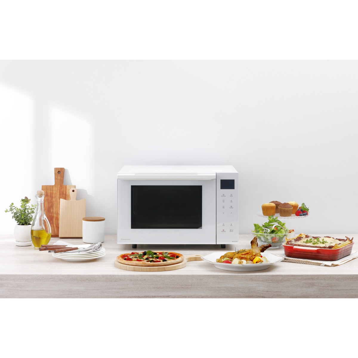 Microondas Panasonic 23 litros, con grill - NN-DF37PWEPG Blanco-8