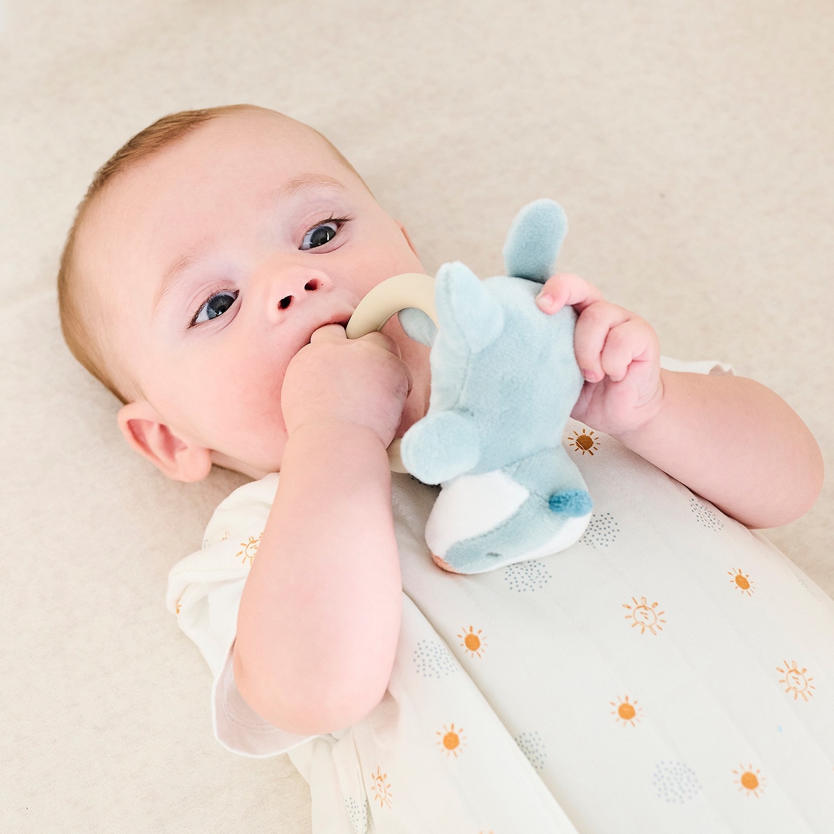 Mordedor Nattou con anillo silicona colección Felix&Leo Azul-3