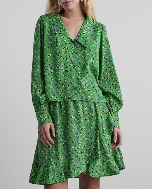 Imagen 0 de Camisa de mujer estampada con cuello bobo.