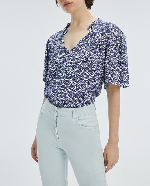 Imagen 0 de Blusa de mujer cuello pico manga corta