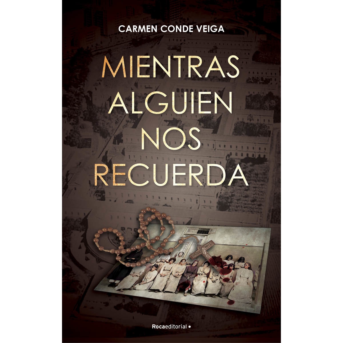 Mientras alguien nos recuerda (Capa mole com abas) 1