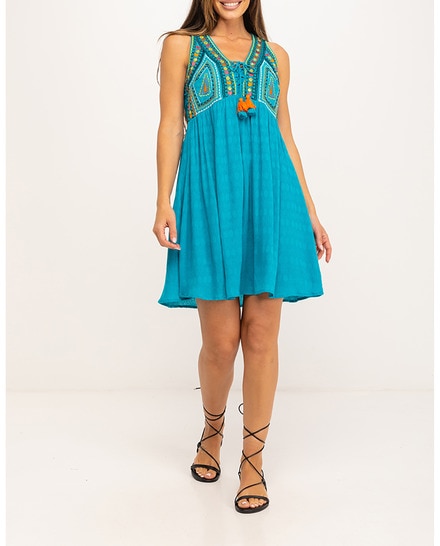 Vestido liso bordado