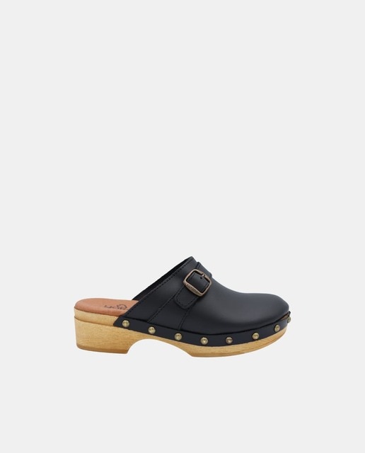 Imagen 0 de Zuecos de niña en piel con detalle de hebilla y tacón bloque