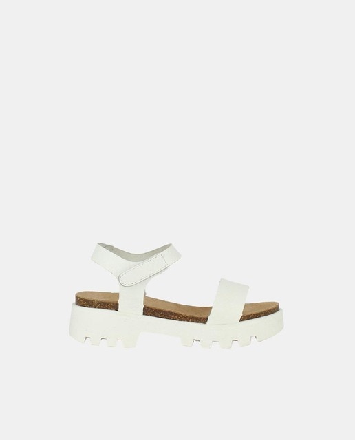 Imagen 0 de Sandalias abiertas Mango de niña en piel con suela track y cierre adherente