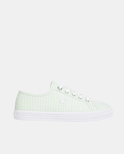 Imagen 0 de Zapatillas de mujer en verde claro bajas tipo casco con estampado de rayas y logotipo lateral