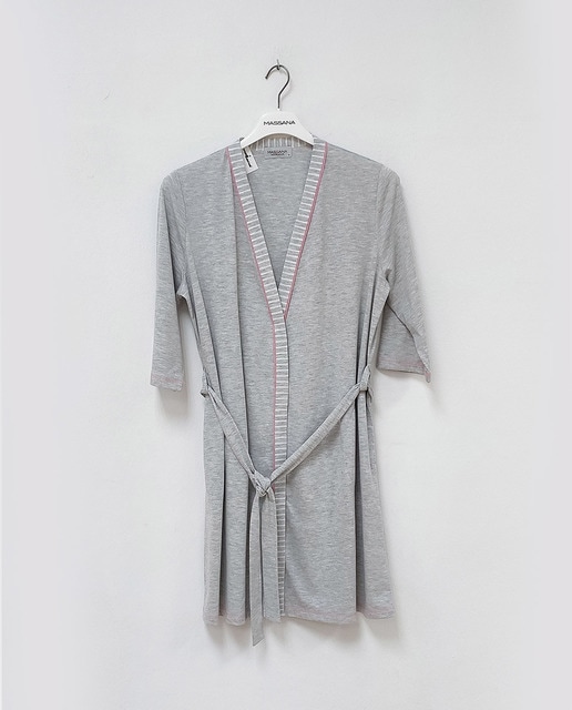 Imagen 0 de Bata de mujer corta con manga 3/4