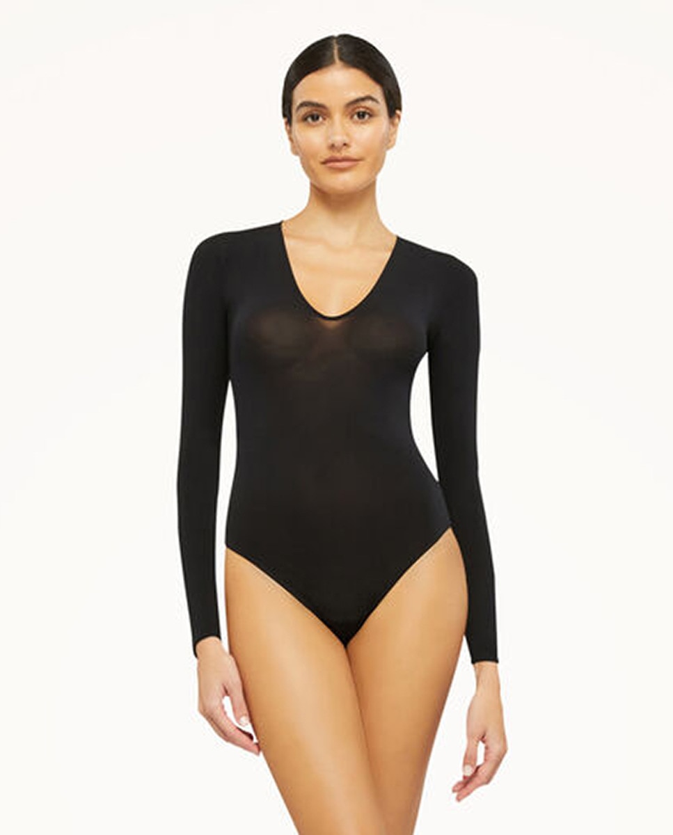 Body Cintado com Decote em Bico Preto-1