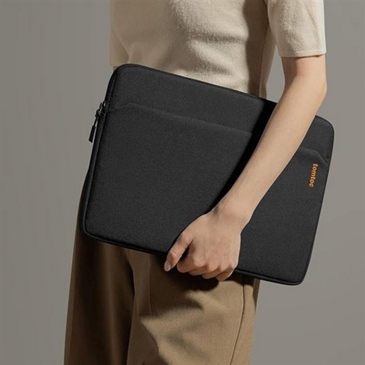 Bolsa Tomtoc para MacBook Air / Pro 14" - Preto 4