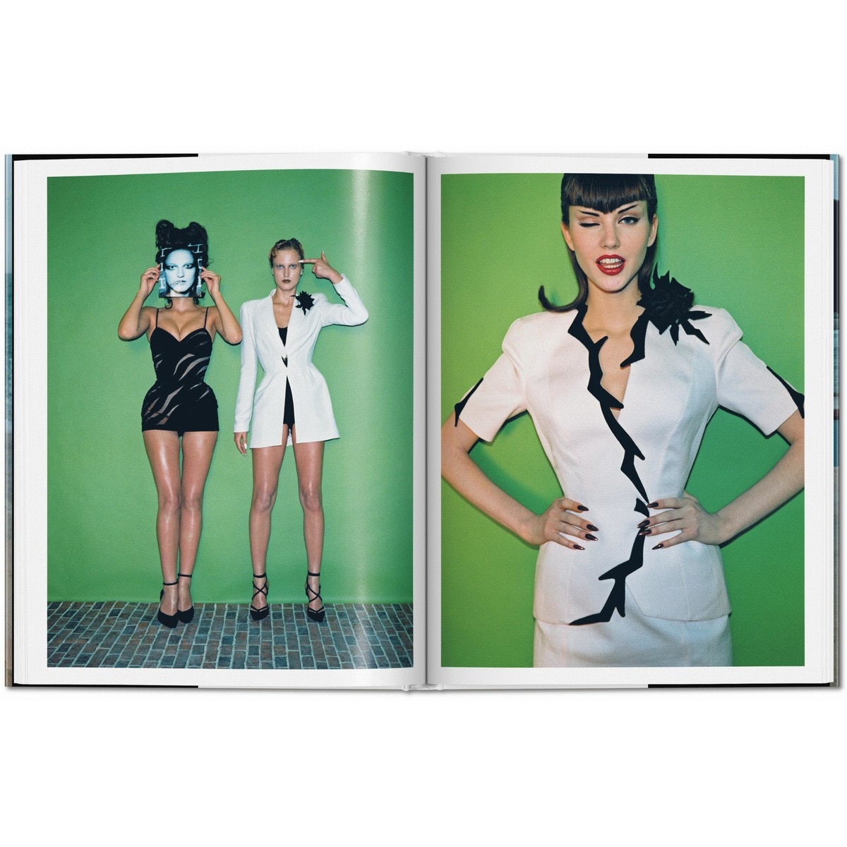 Helmut Newton. A Gun for Hire (Tapa dura) · TASCHEN · El Corte Inglés