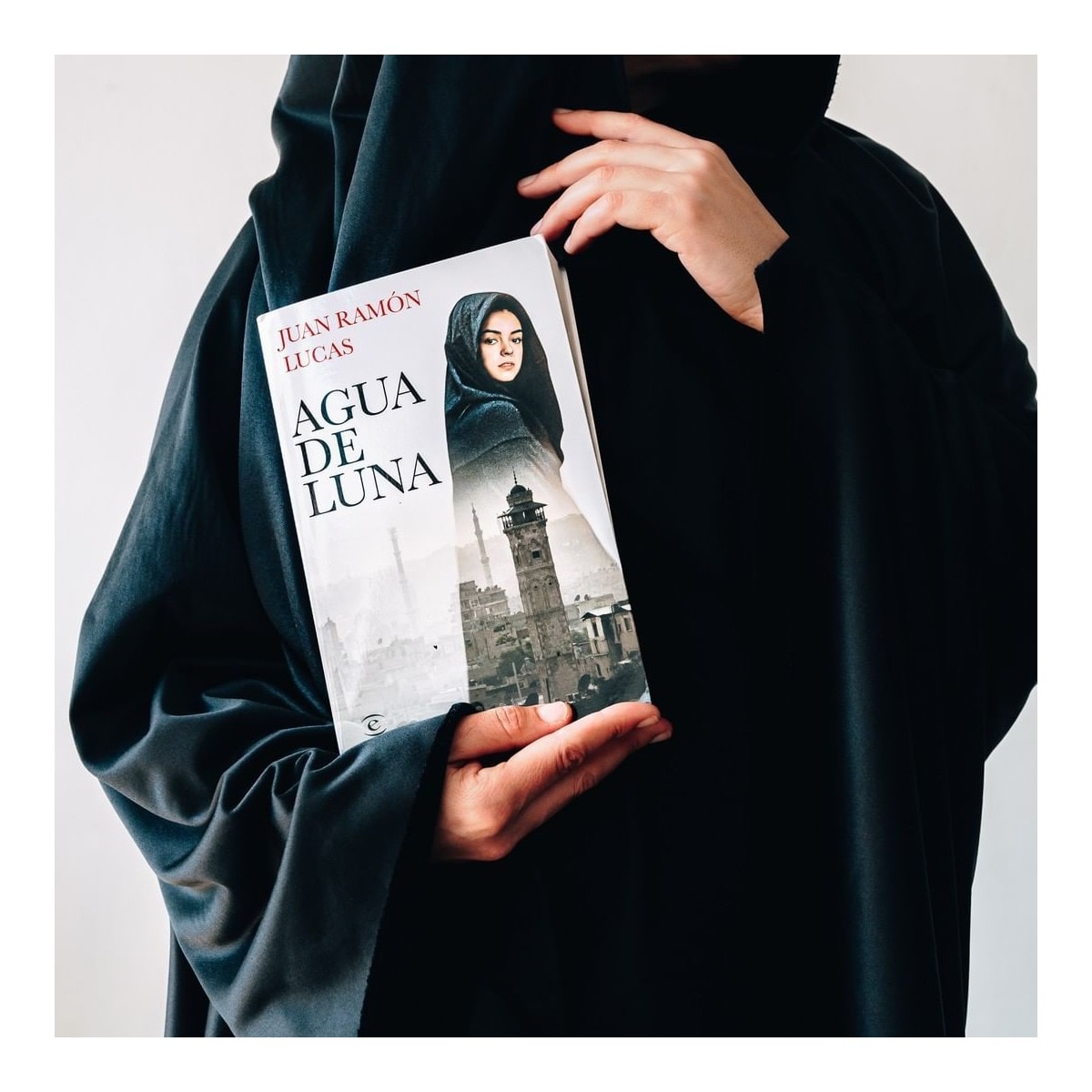 Agua de luna (Capa mole com abas) 2