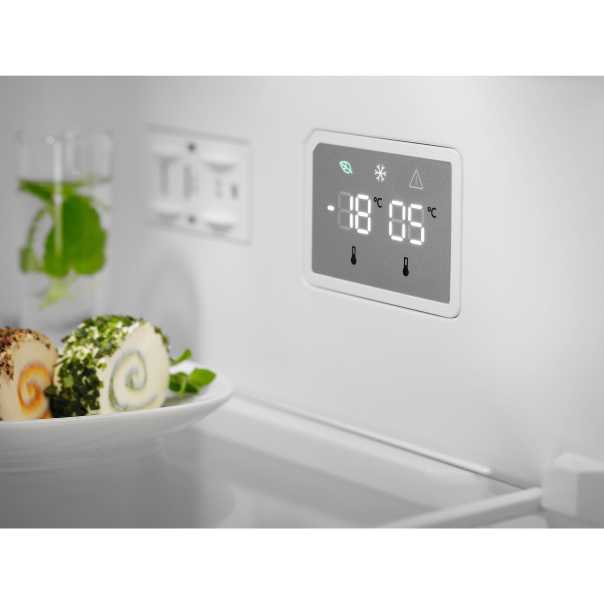 Frigorífico Combinado Electrolux Série 600 LNT5ME32W1 TwinTech®, Total No Frost e de 186 cm - Branco Branco-8