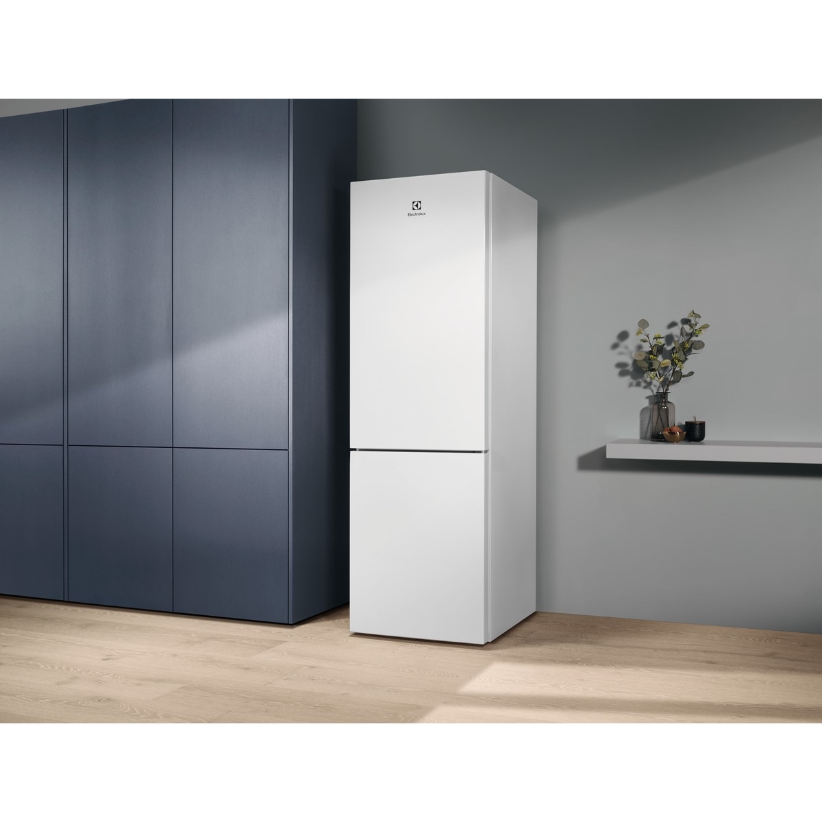 Frigorífico Combinado Electrolux Série 600 LNT5ME32W1 TwinTech®, Total No Frost e de 186 cm - Branco Branco-4