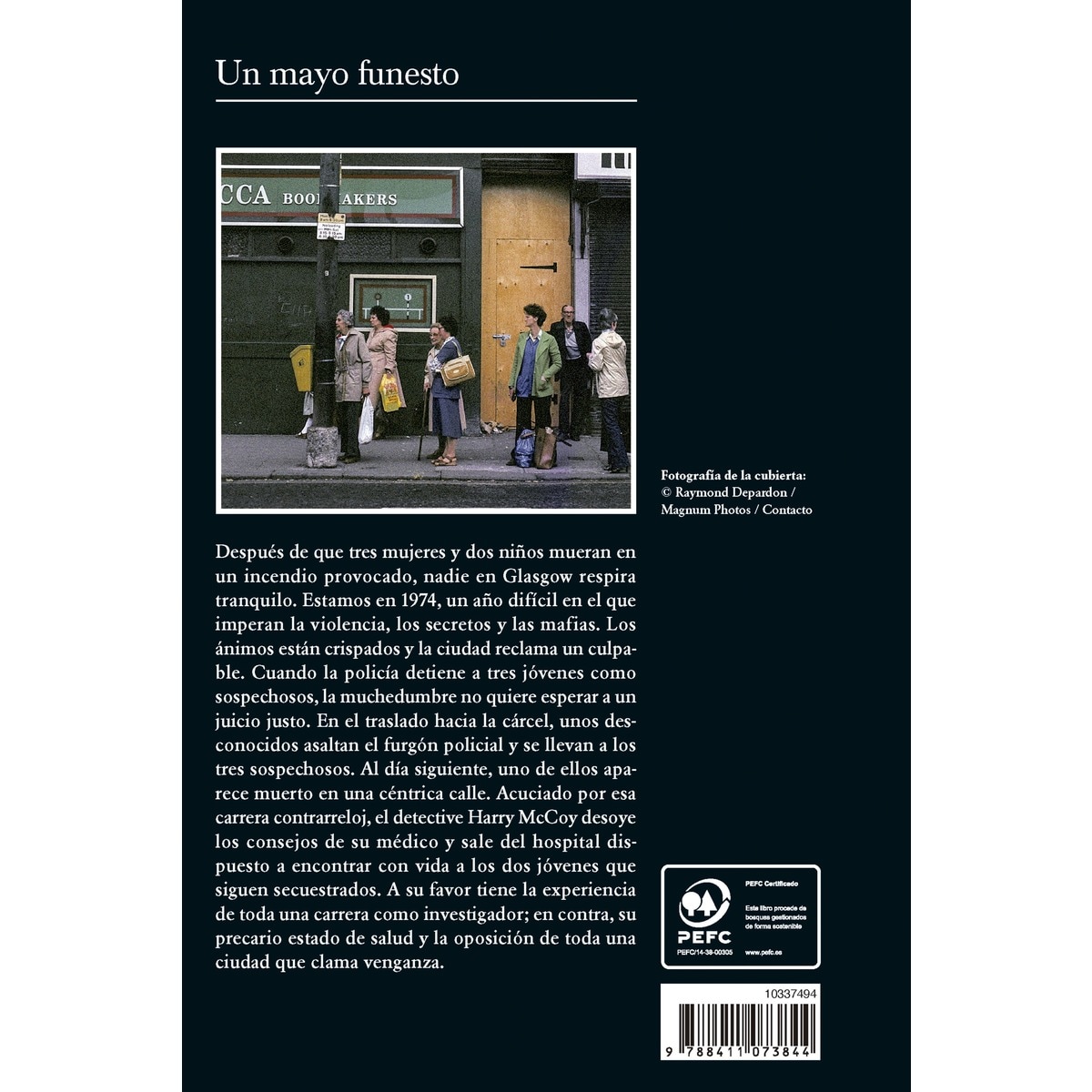 Un mayo funesto (Capa mole com abas) 2