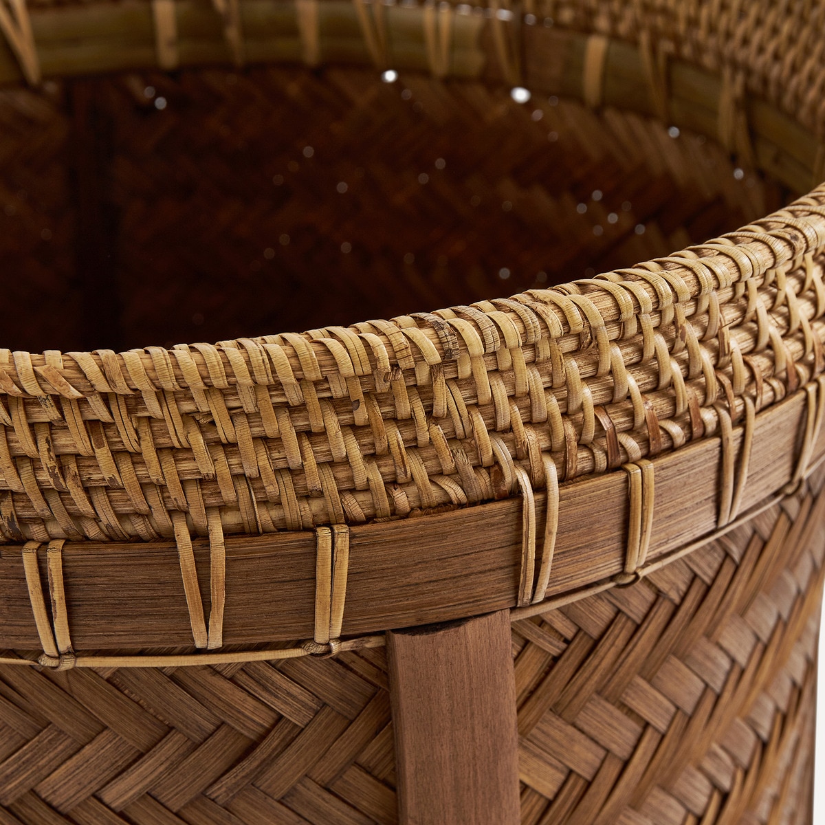 Cesta de bambu com pés Laos Chocolate-3