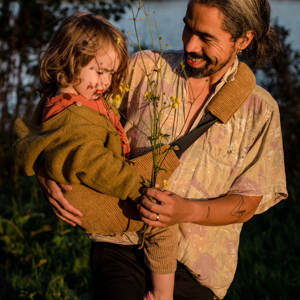 Porta-Bebés a Tiracolo de Bombazina Coleção Premium Ouro-9
