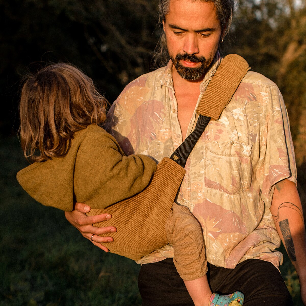Porta-Bebés a Tiracolo de Bombazina Coleção Premium Ouro-8