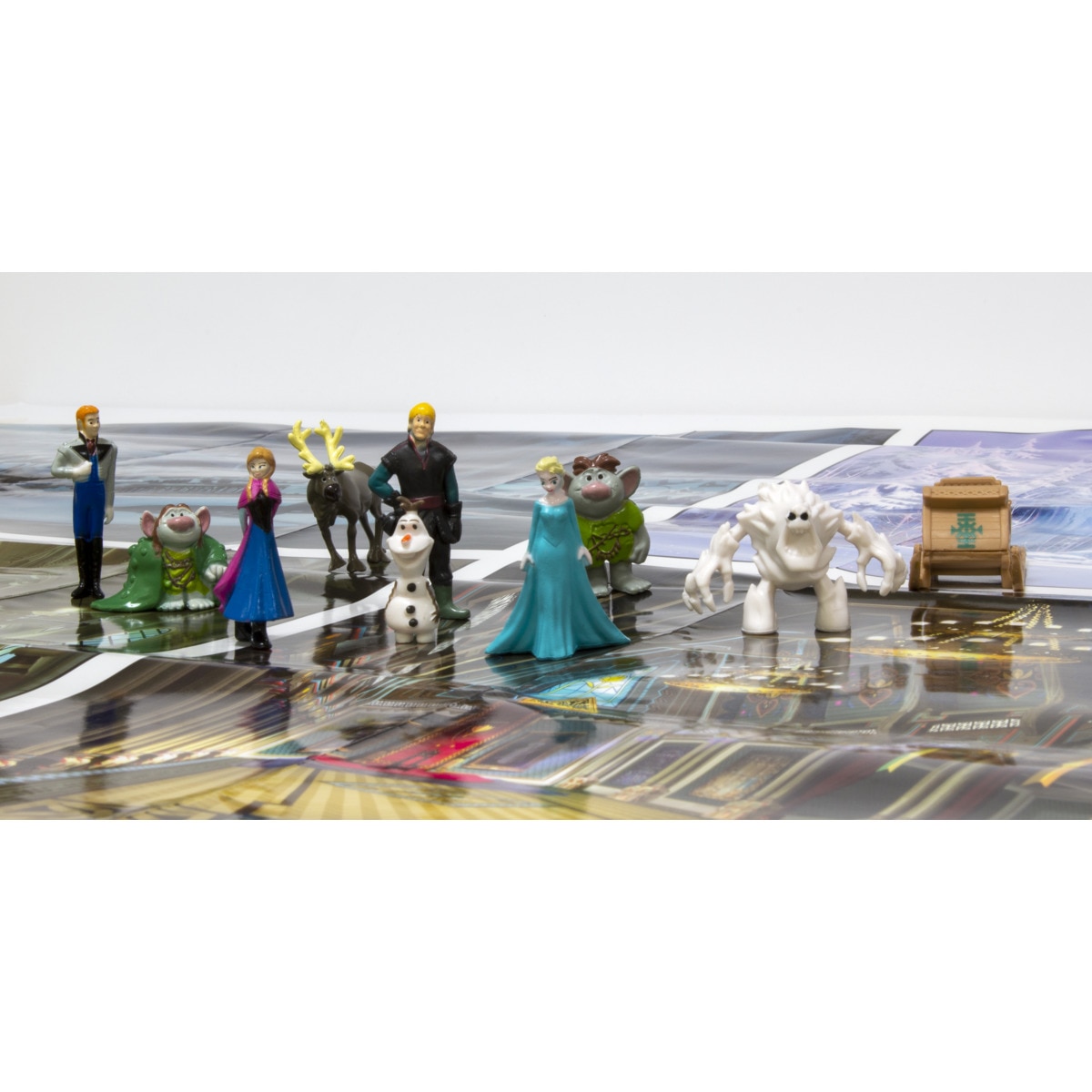 Frozen. Libroaventuras: Incluye un cuento, figuritas y un tapete 3