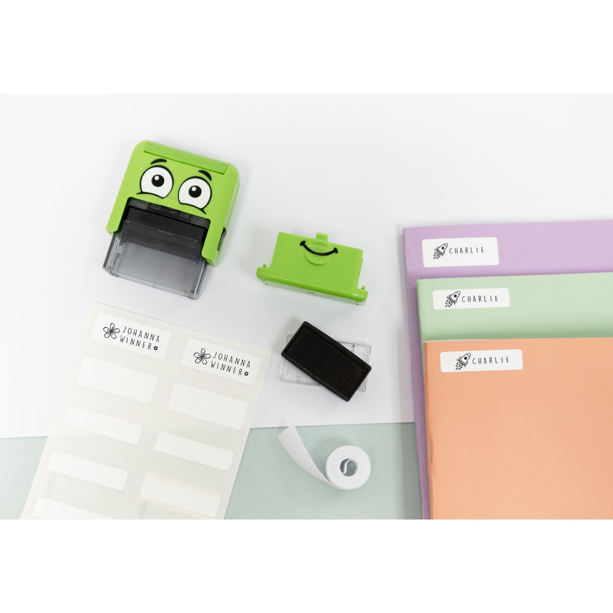 Marcador de livros e de roupa personalizável para adultos e crianças + fita + etiquetas Marky verdes Preto / Verde-2