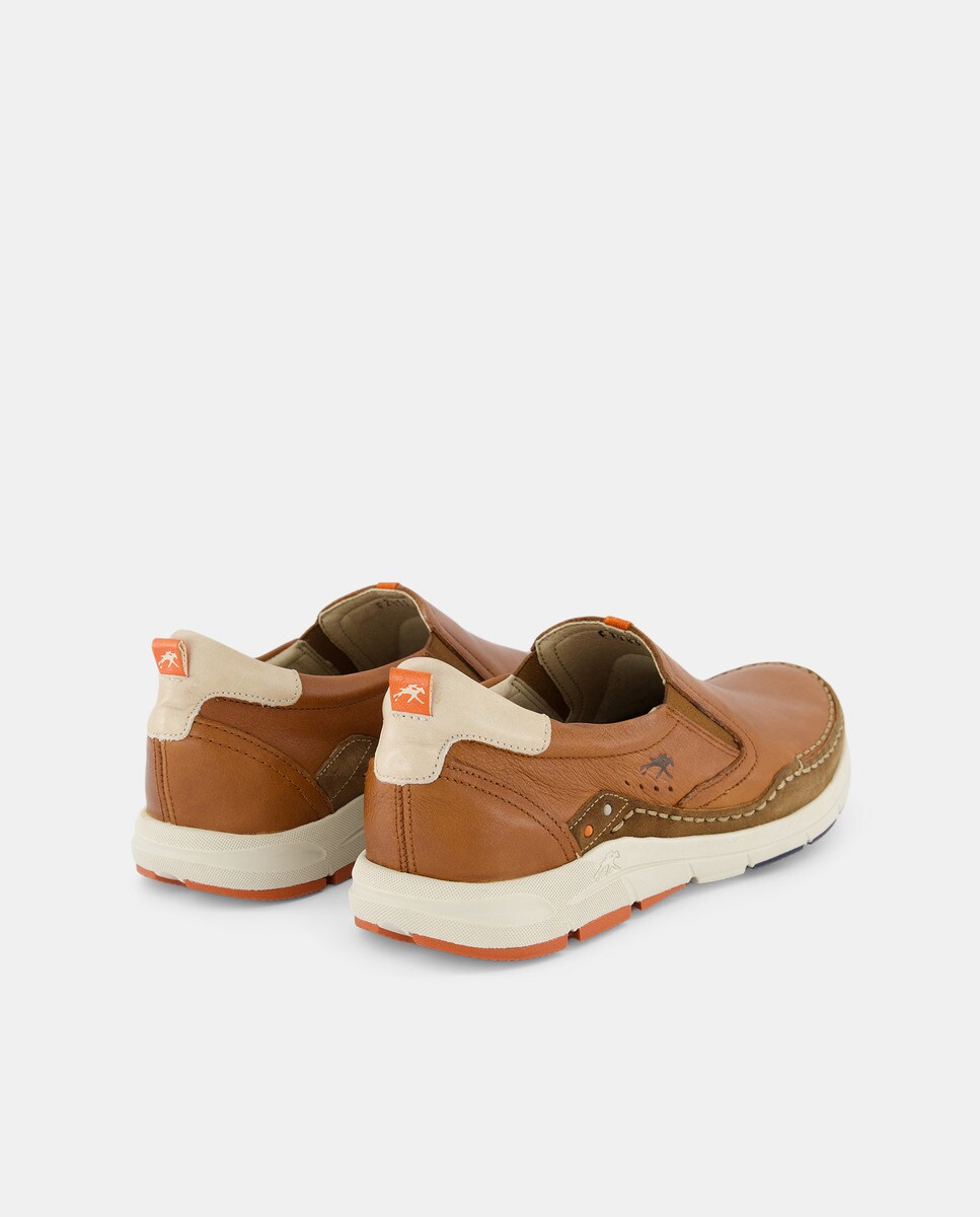 Mocassins com Elásticos Laterais e em Pele Castanho-3