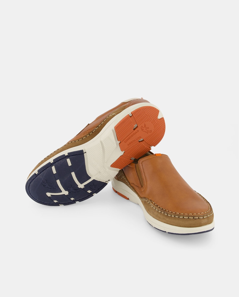 Mocassins com Elásticos Laterais e em Pele Castanho-2