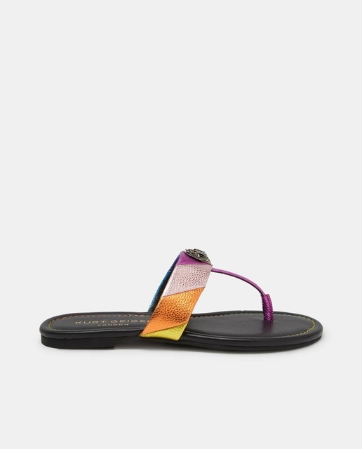 Imagen 0 de Sandalias planas de mujer en piel multicolor con detalle de águila