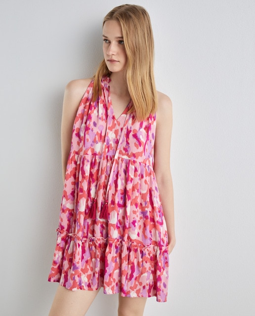 Imagem 0 de Vestido Ondulado com Gola Halter