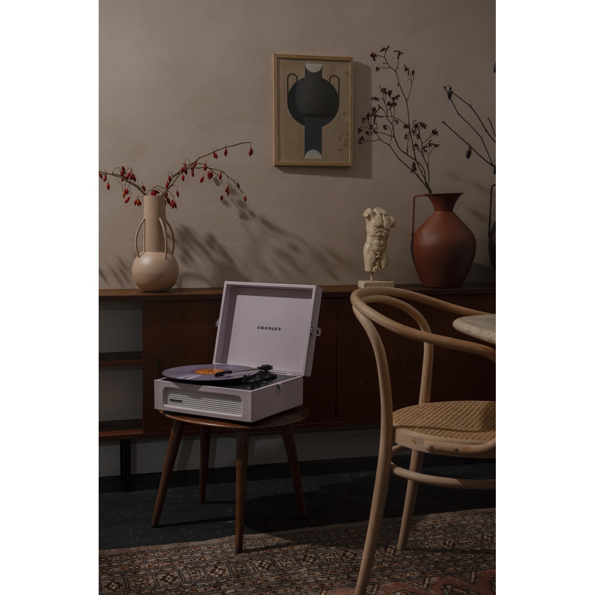 Gira-discos Modern Marketing Concepts INC Bluetooth Crosley Voyager rosa Rosa-7