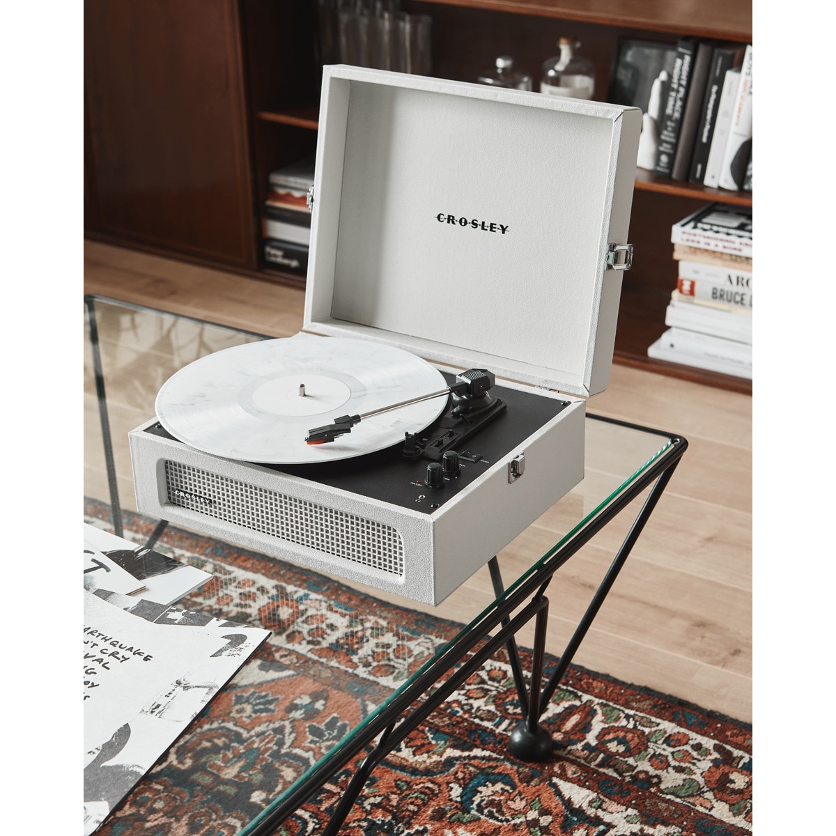 Gira-discos Modern Marketing Concepts INC Bluetooth Crosley Voyager creme 7