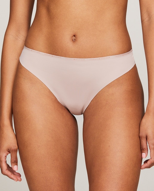 Imagen 0 de Tanga Essential con inscripción tonal