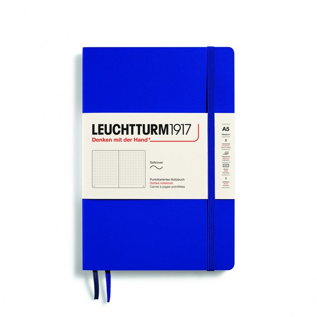 Imagem 0 de Caderno de apontamentos capa mole tamanho quarto folhas pautadas pontilhadas tinta azul Leuchtturm1917