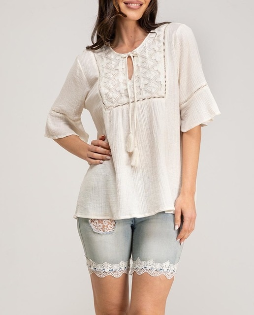 Imagen 0 de Blusa lisa bordada