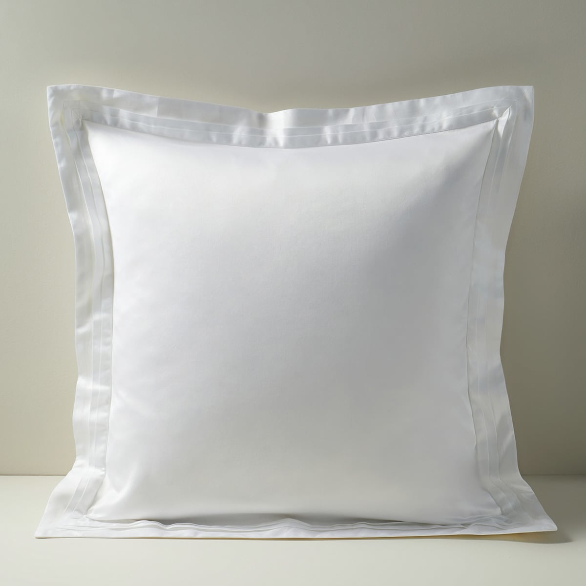 Capa de Almofada Suave em Cetim de Algodão Egípcio Milan - 600 fios Branco-1