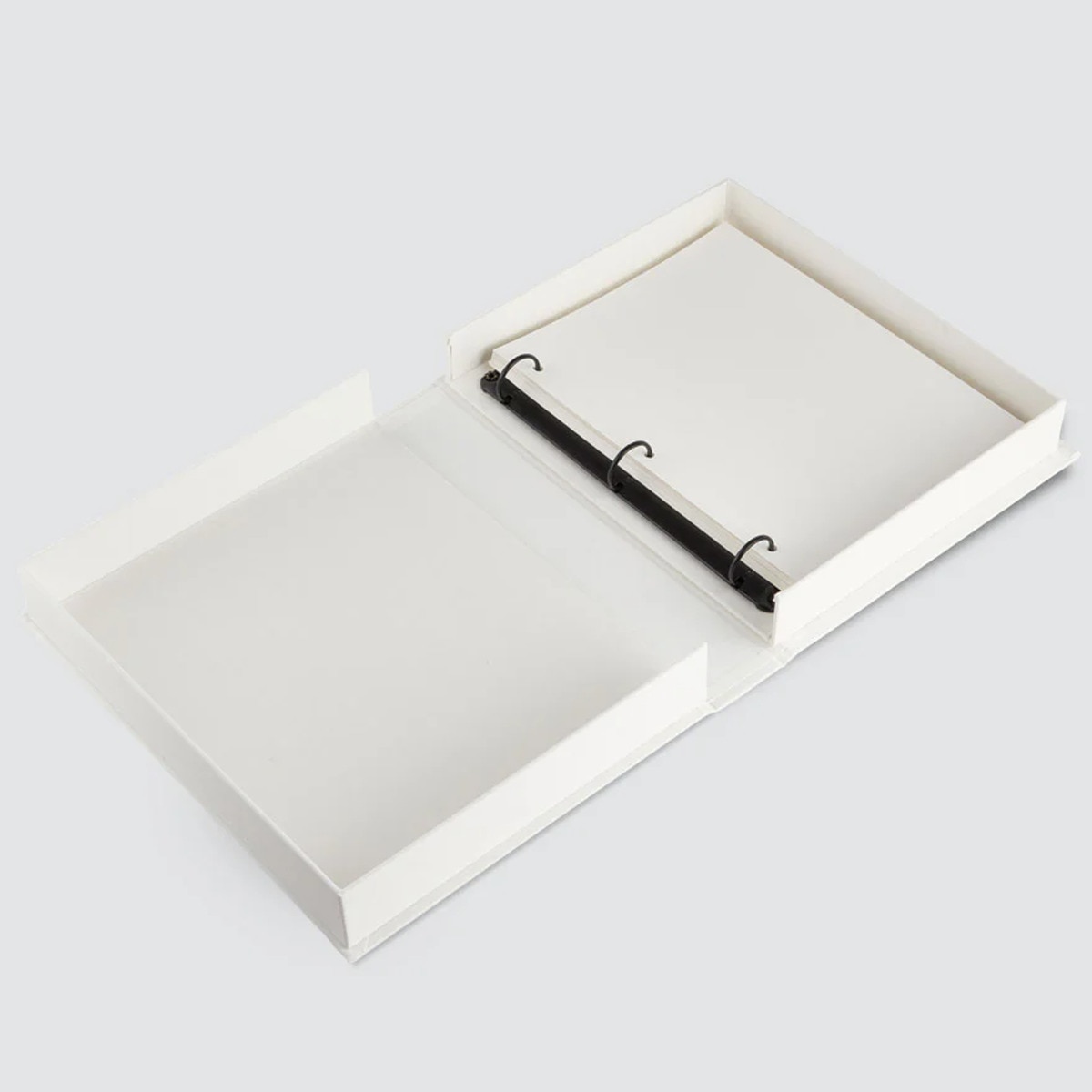 Álbum fotográfico de histórias de amor em branco e dourado da Printworks 3