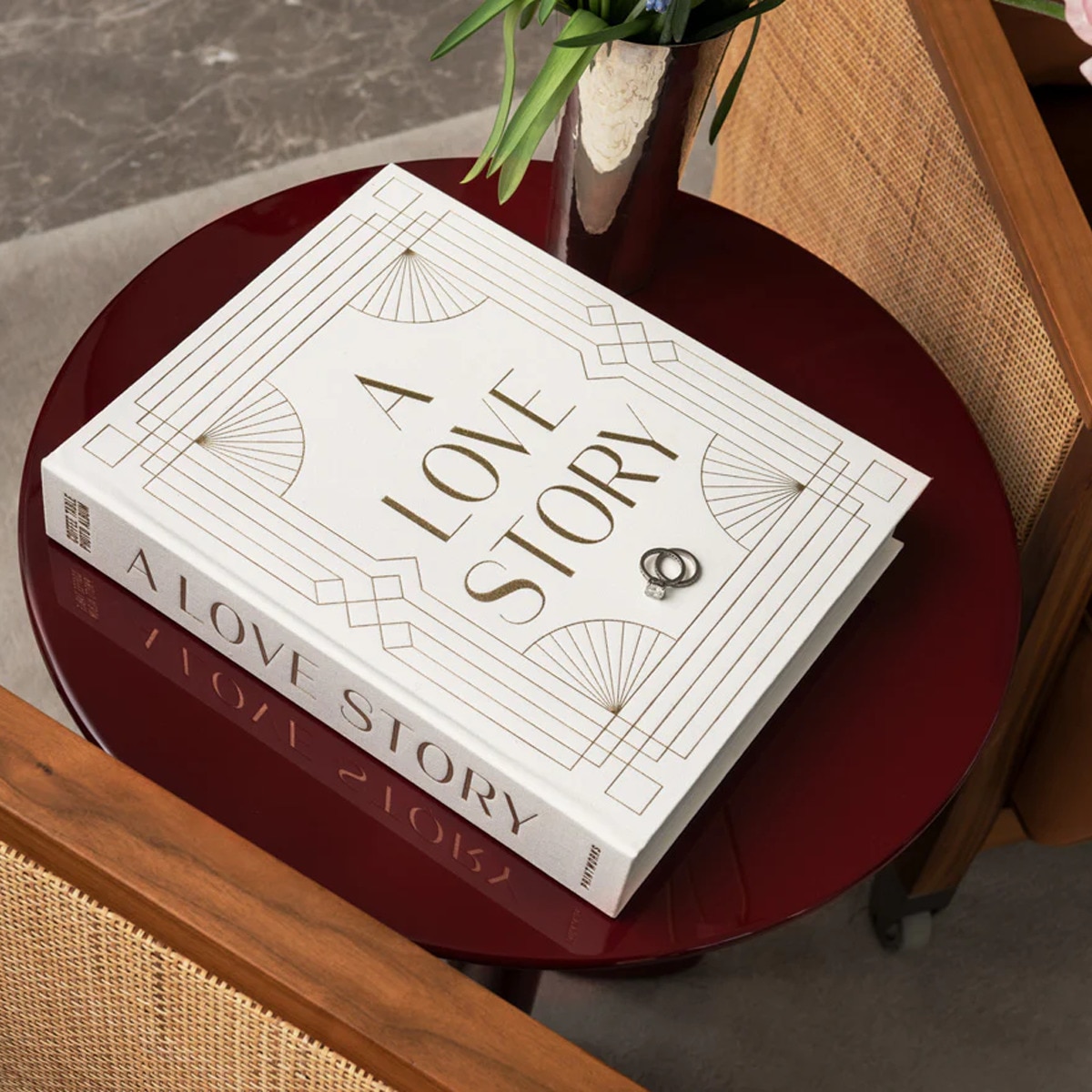 Álbum fotográfico de histórias de amor em branco e dourado da Printworks 2