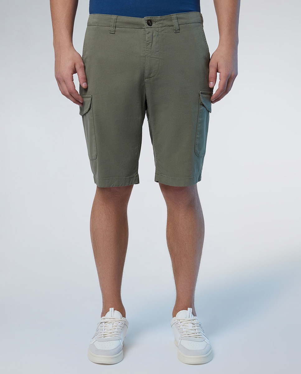 Bermudas Cargo de Gabardine Stretch Verde-militar-2