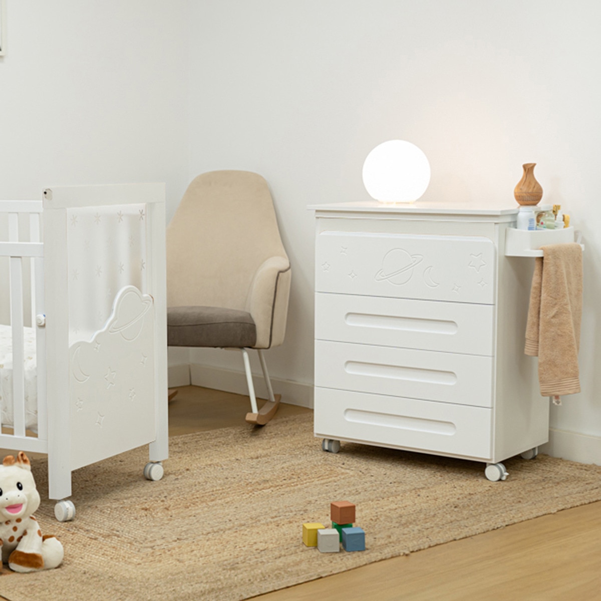 Cómoda con bañera y cambiador de bebé (4 cajones) Micuna Dolce